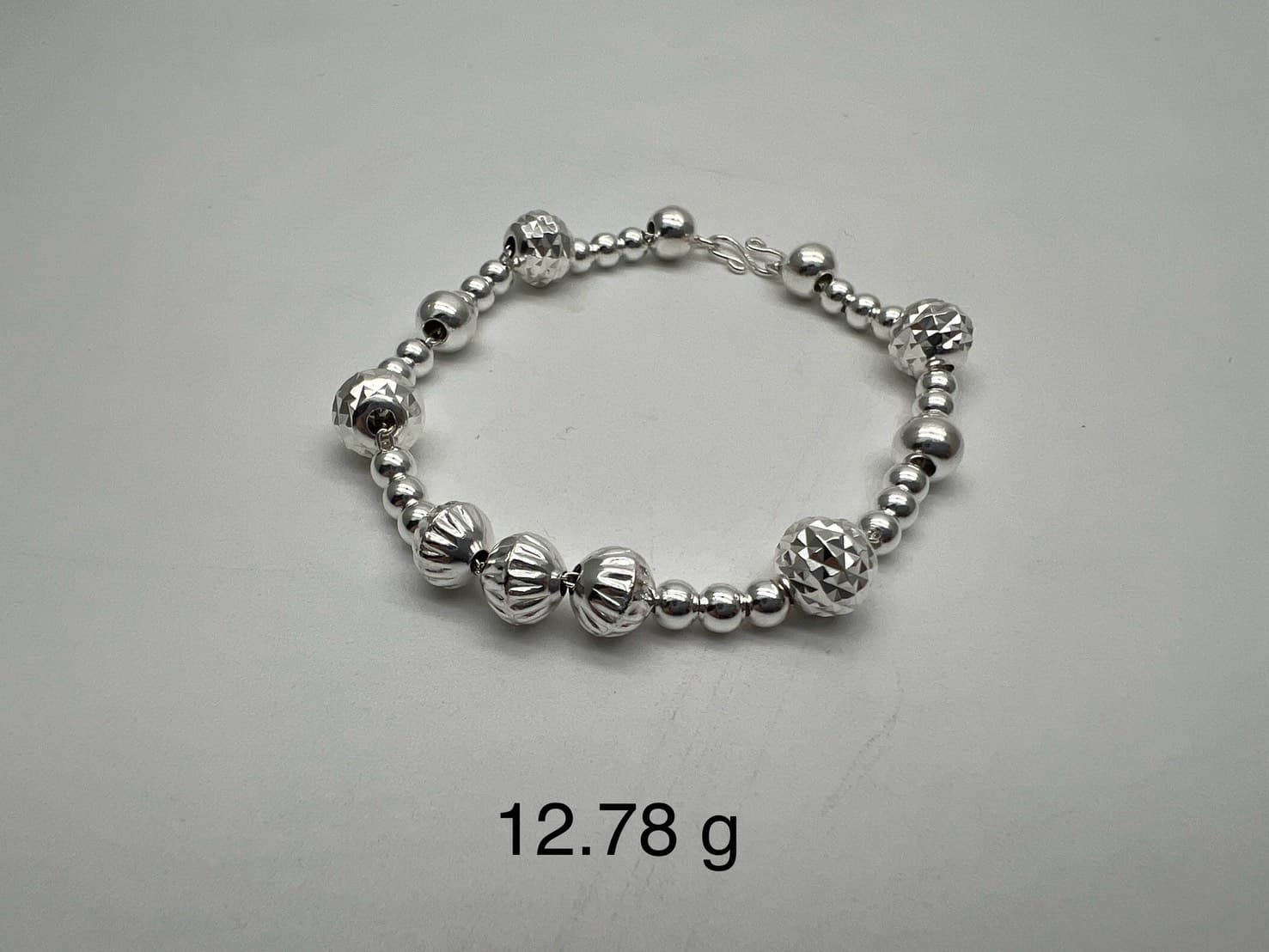 สร้อยข้อมือเงินแท้ลูกปัดร่อง